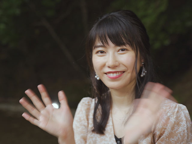 【会員無料】横山由依(AKB48)ちゃんロケ中オフショット/第６０弾 ゆいはんと川遊び